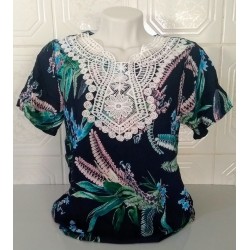 BLUSA ESTAMPADA COM RENDA