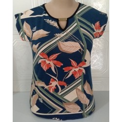 BLUSA COM PINGENTE